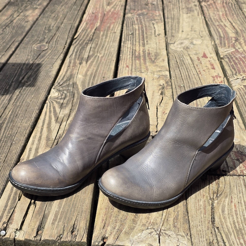 DANSKO Bonita Gray Leather Ankle Boots Clogs Back Zip Booties 39